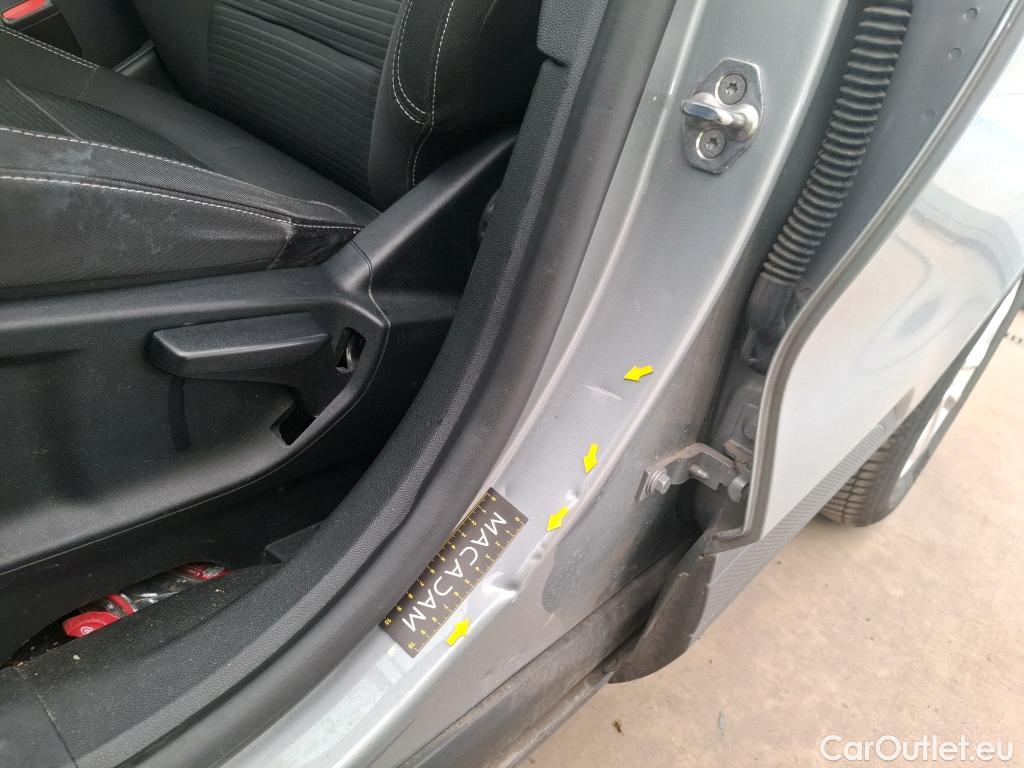  Ford  Kuga FORD  / 2019 / 5P / SUV 2.5 190 hybrid Flexifuel Pshift Titanium #51