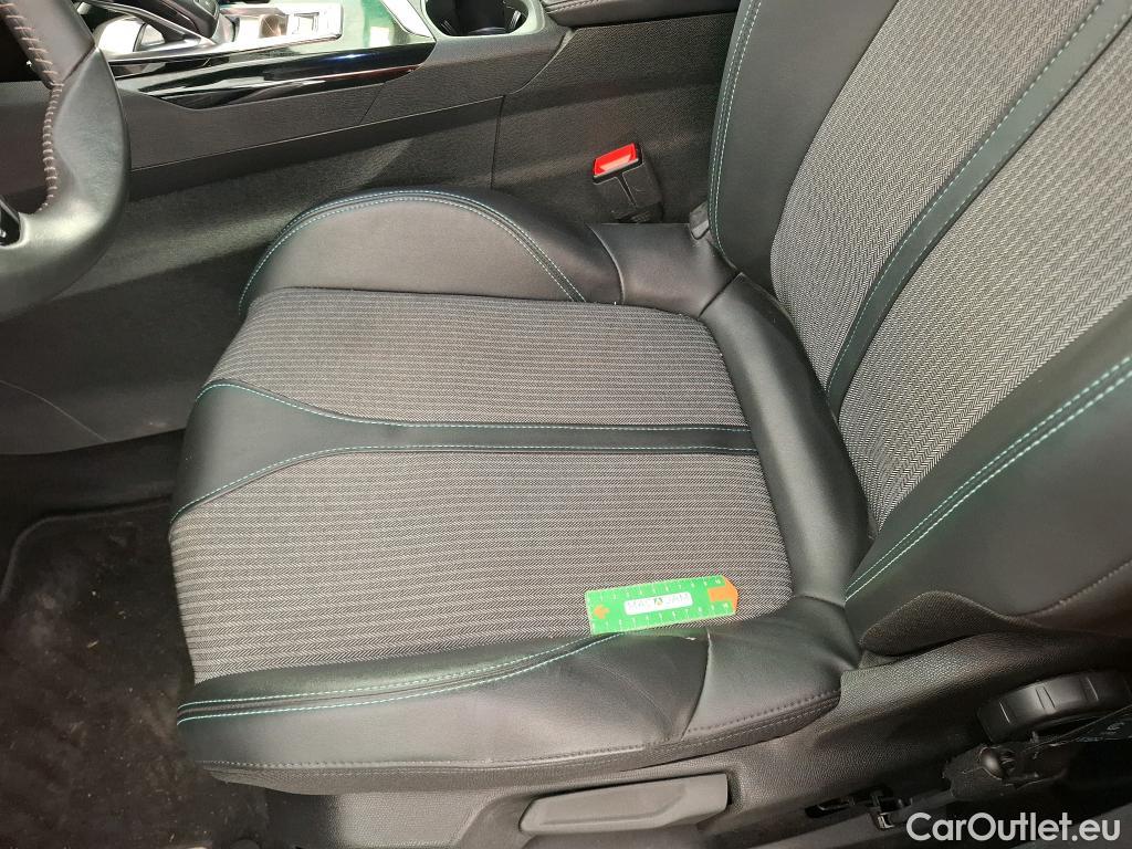  Peugeot  3008  II Allure 1.5 HDi 130CV BVA8 E6d #1