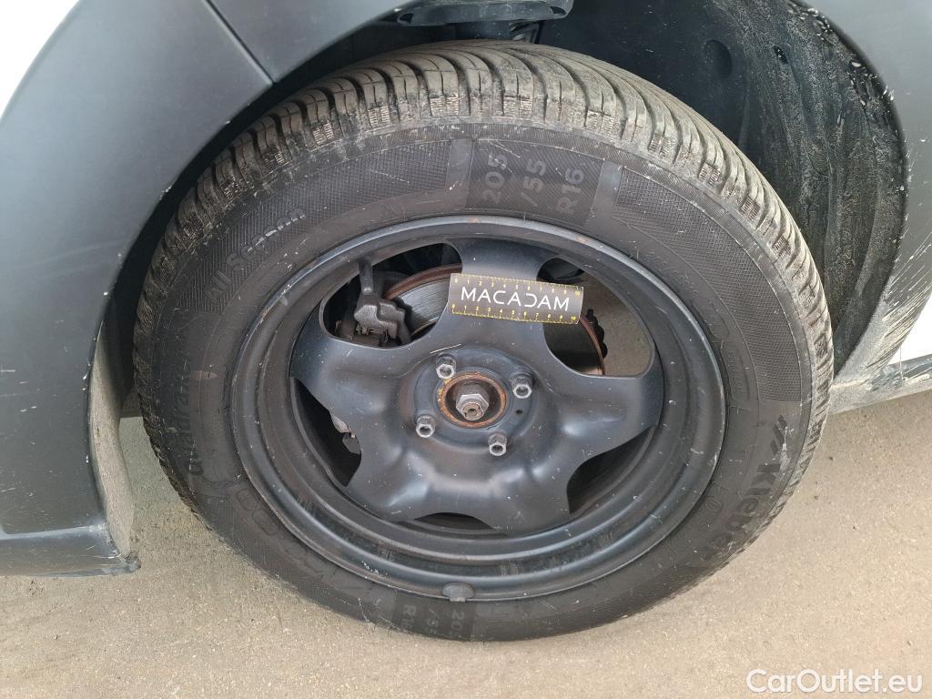 Citroen  C3 CITROEN  Société / 2020 / 5P / Berline PureTech 83 BVM Feel Nav (Ex 6958) #19