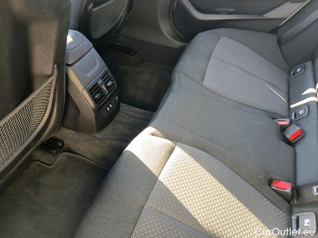  Bmw  Serie 1 BMW  / 2019 / 5P / berlina con portón 118d #10