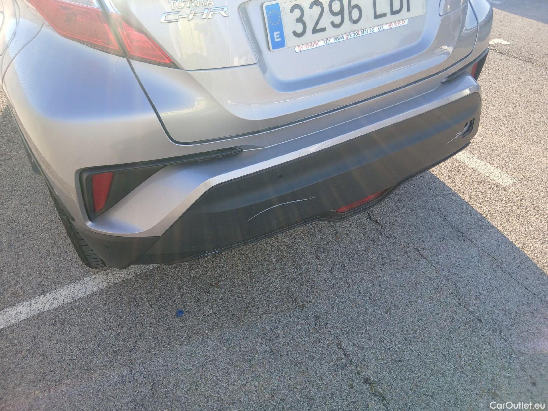 Toyota  C-HR TOYOTA  / 2016 / 5P / todoterreno 1.8 125H Advance (CX) #18