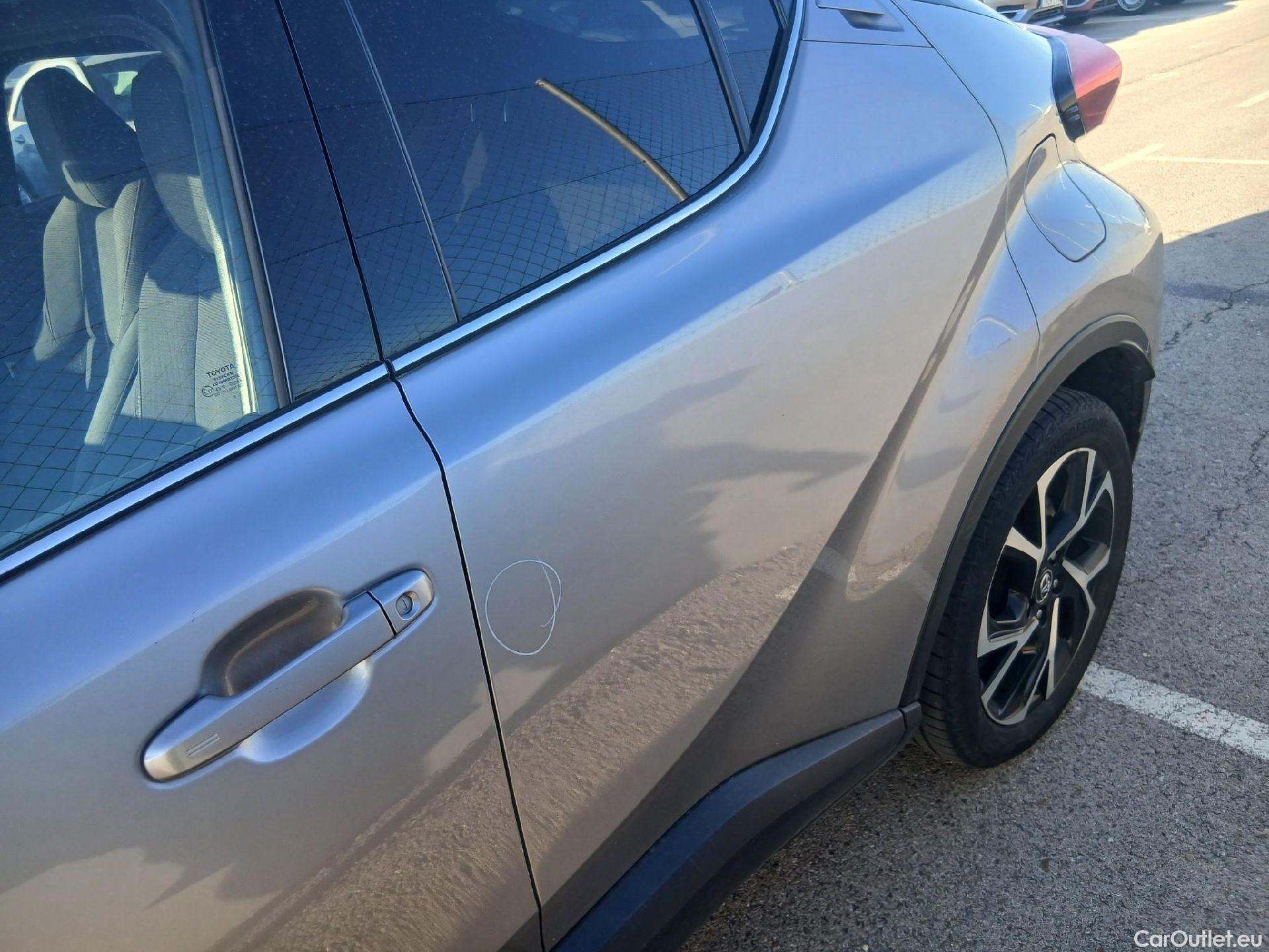  Toyota  C-HR TOYOTA  / 2016 / 5P / todoterreno 1.8 125H Advance (CX) #12