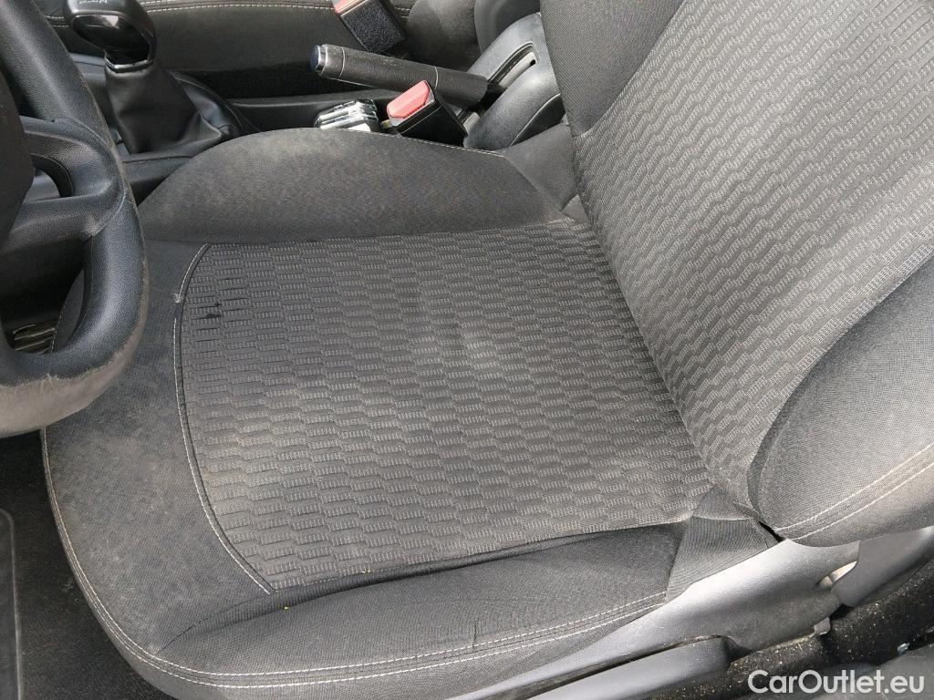 Peugeot  208 PEUGEOT  / 2019 / 5P / berlina con portón BlueHDi 73kW (100CV) Active #14