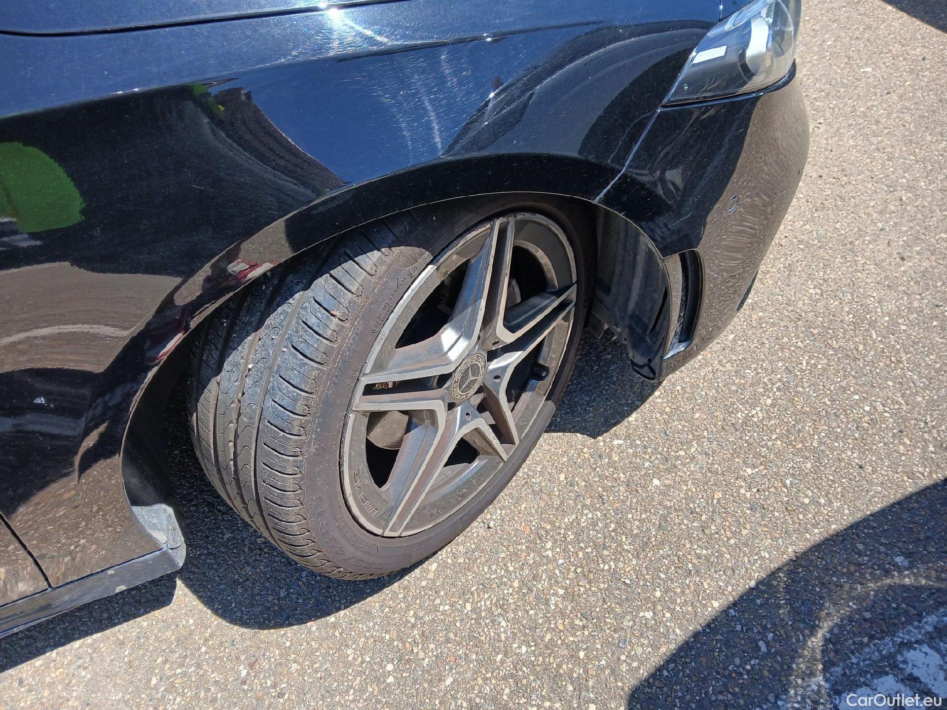  Mercedes  A-Klasse MERCEDES-BENZ Clase A / 2018 / 5P / berlina con portón A 200 d 4MATIC #5