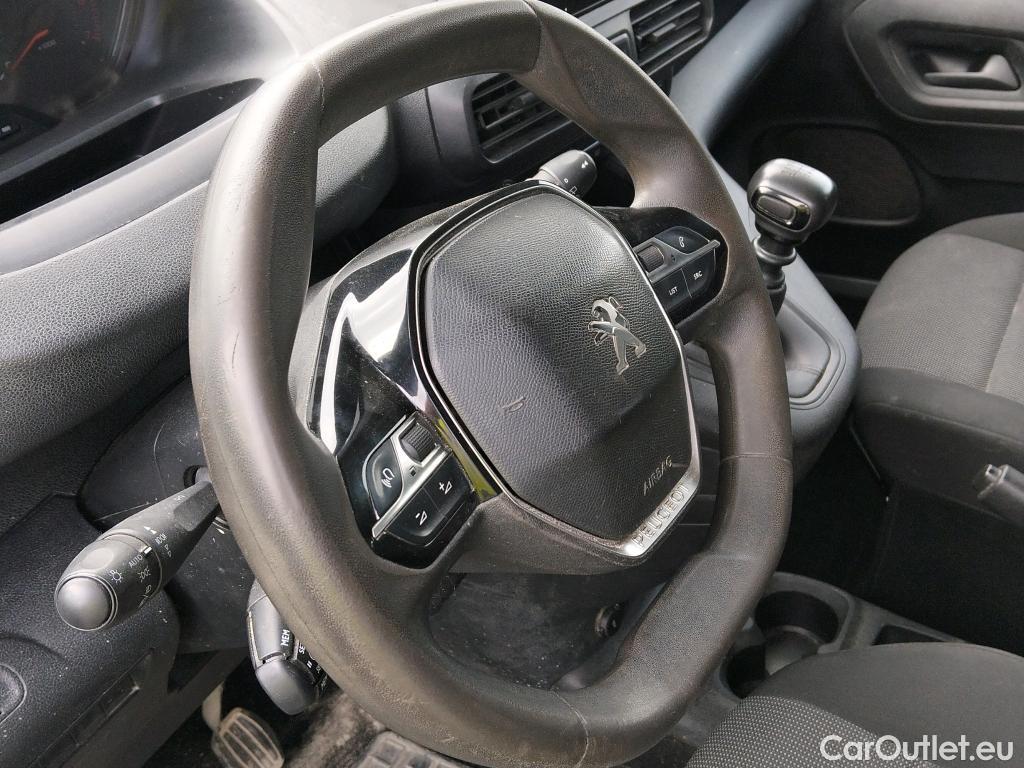 Peugeot  RIFTER PEUGEOT  / 2018 / 5P / monovolumen compacto Active Pack Standard BlueHDi 73kW #22
