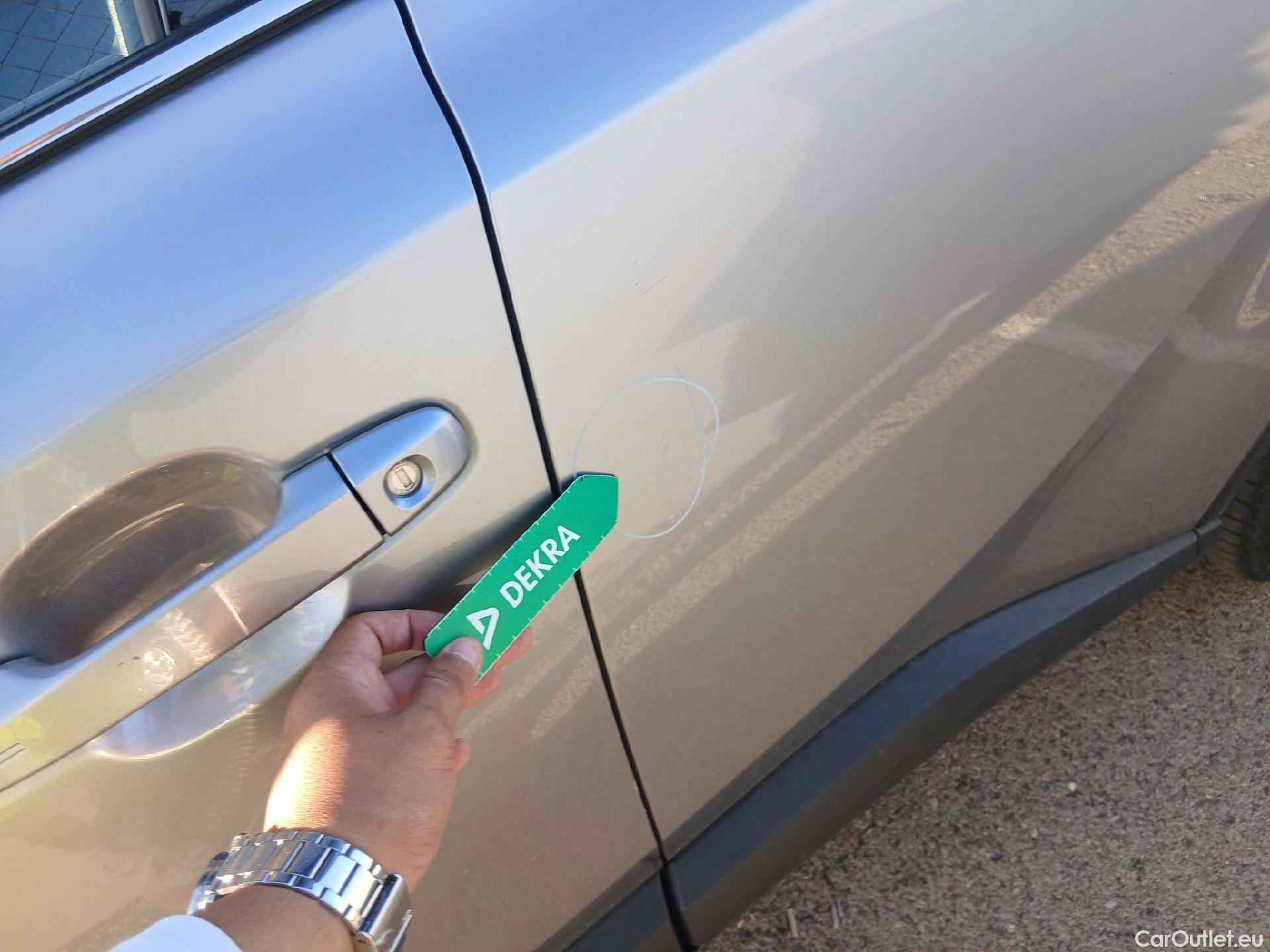  Toyota  C-HR TOYOTA  / 2016 / 5P / todoterreno 1.8 125H Advance (CX) #11