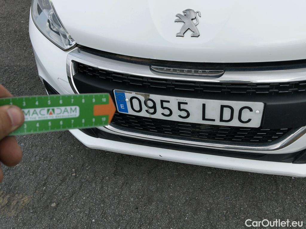  Peugeot  208 PEUGEOT  / 2019 / 5P / berlina con portón BlueHDi 73kW (100CV) Active #35