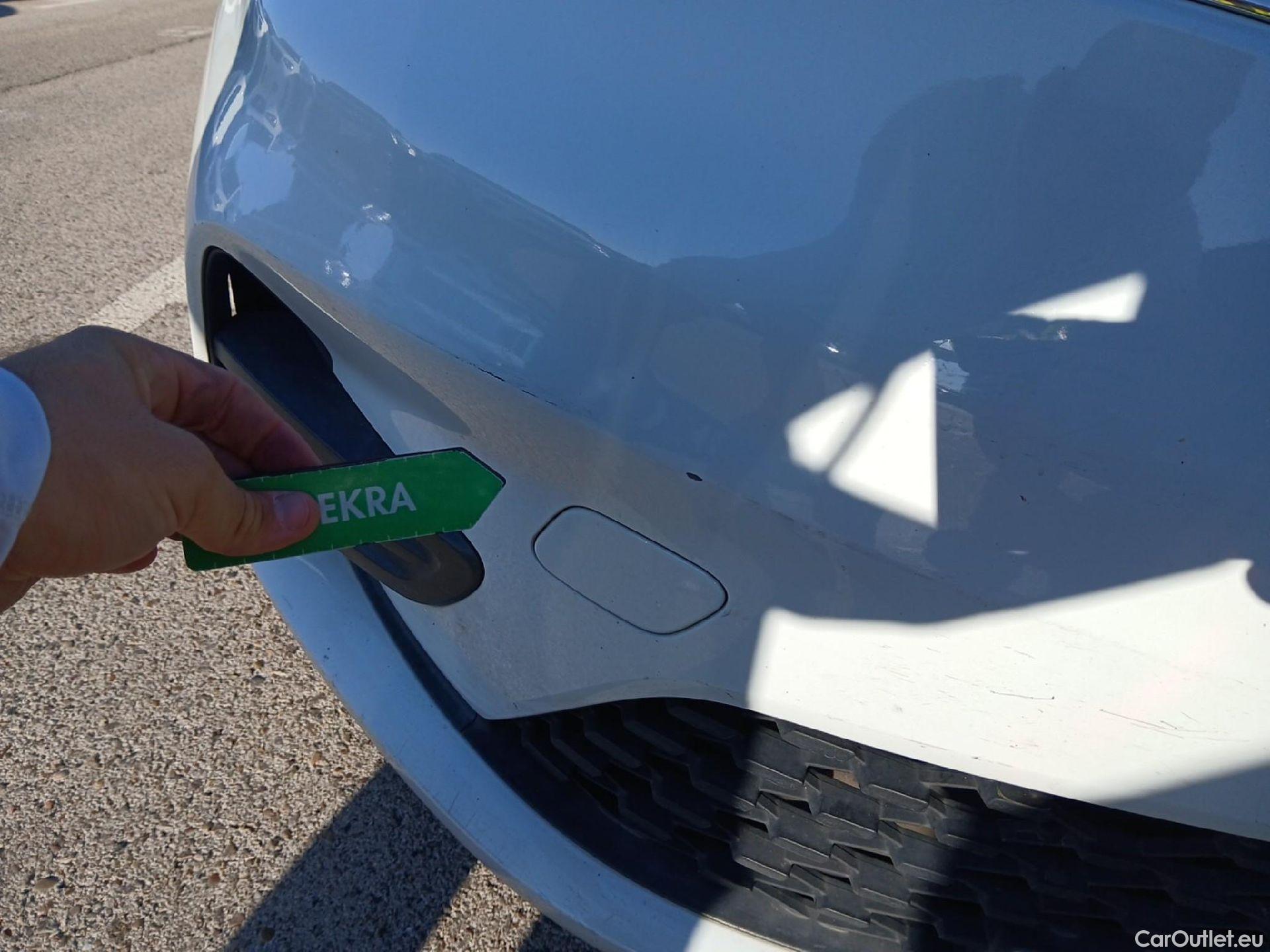  Renault  Zoe RENAULT  / 2019 / 5P / berlina con portón Life 80 kW R110 Bateria 40kWh #6