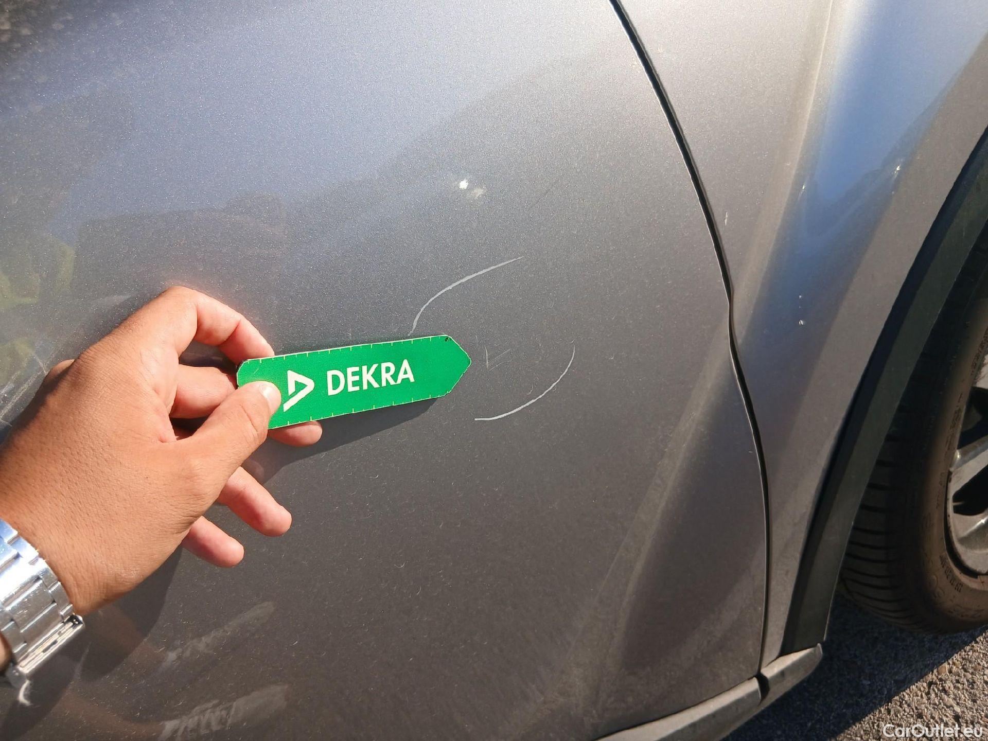  Toyota  C-HR TOYOTA  / 2016 / 5P / todoterreno 1.8 125H Advance (CX) #29