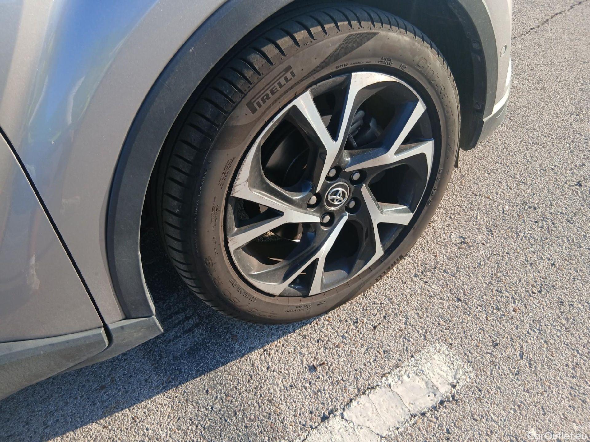  Toyota  C-HR TOYOTA  / 2016 / 5P / todoterreno 1.8 125H Advance (CX) #32
