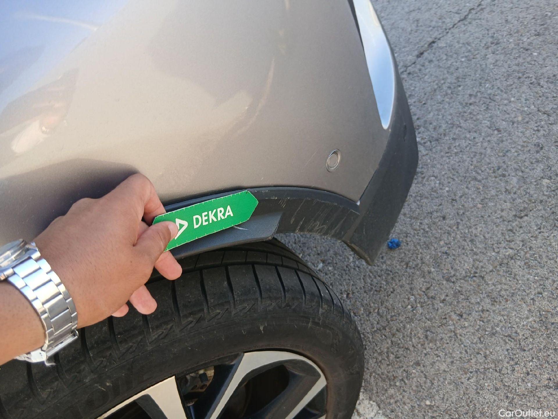  Toyota  C-HR TOYOTA  / 2016 / 5P / todoterreno 1.8 125H Advance (CX) #9
