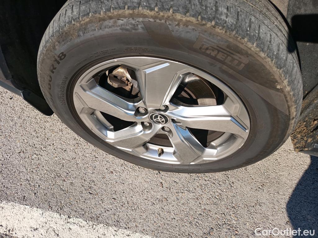  Toyota  RAV4 TOYOTA  / 2018 / 5P / todoterreno 2.5l 220H Luxury #19