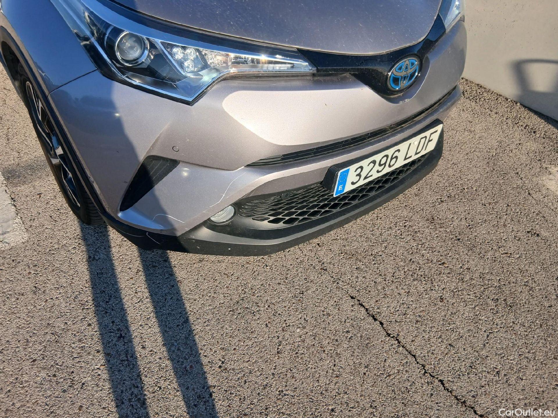  Toyota  C-HR TOYOTA  / 2016 / 5P / todoterreno 1.8 125H Advance (CX) #4