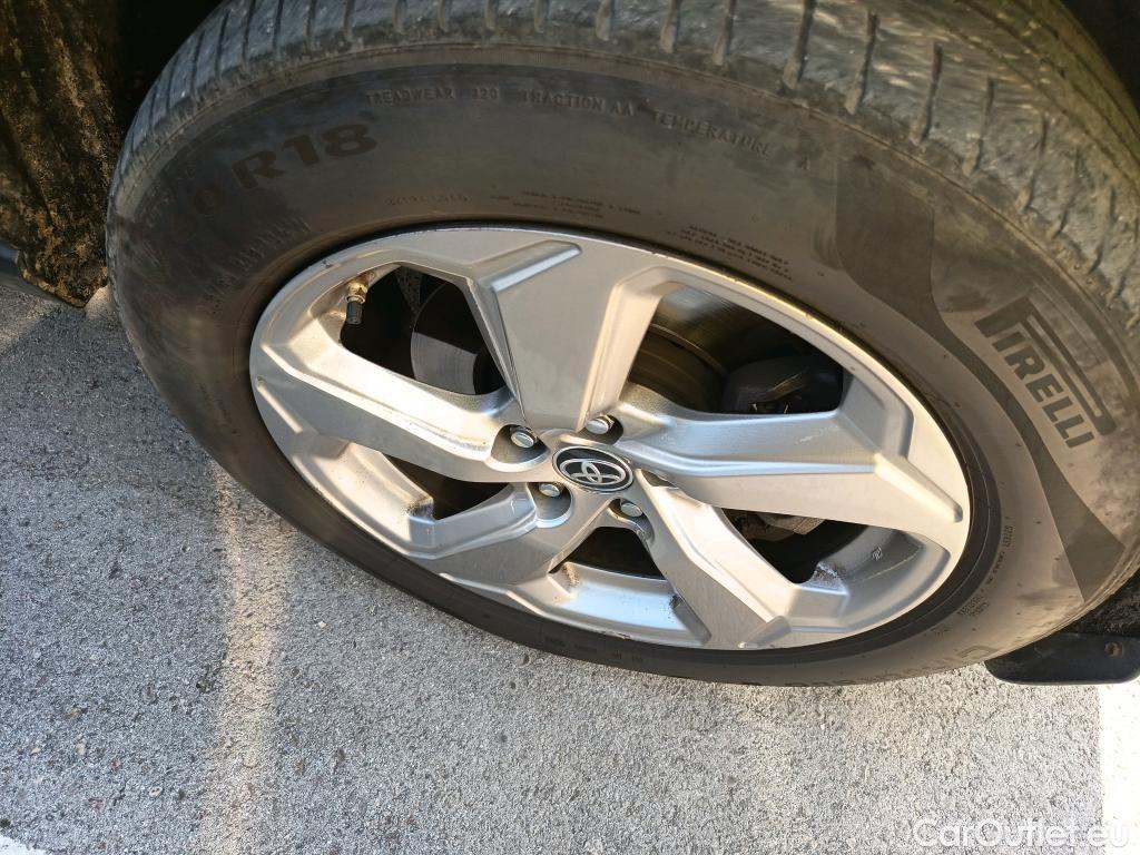  Toyota  RAV4 TOYOTA  / 2018 / 5P / todoterreno 2.5l 220H Luxury #21