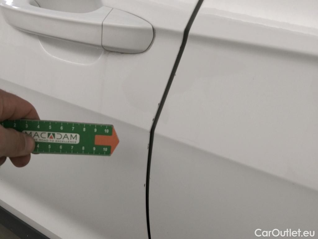  Volkswagen  T-CROSS VOLKSWAGEN  / 2018 / 5P / todoterreno Edition 1.0 TSI 70kW (95CV) #49