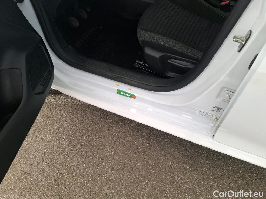  Peugeot  208  Active 1.2 PureTech 100CV BVM6 E6d #17