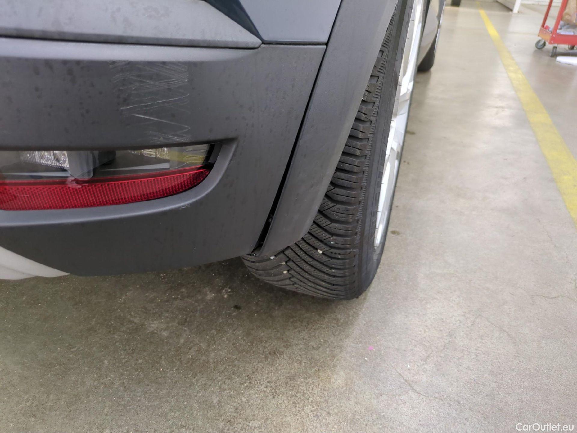  Renault  Captur  II Evolution 1.6 E-TECH Hybrid 145CV BVA6 E6d #32