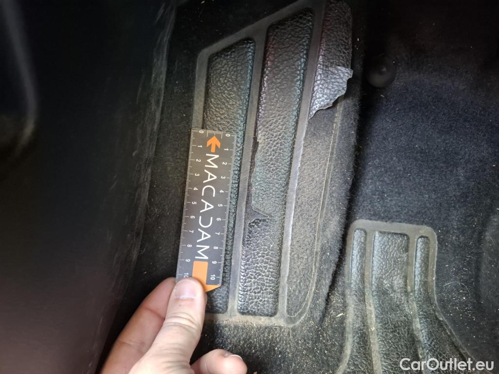  Renault  Captur RENAULT  / 2019 / 5P / SUV Intens E-TECH Plug-in 160 #30