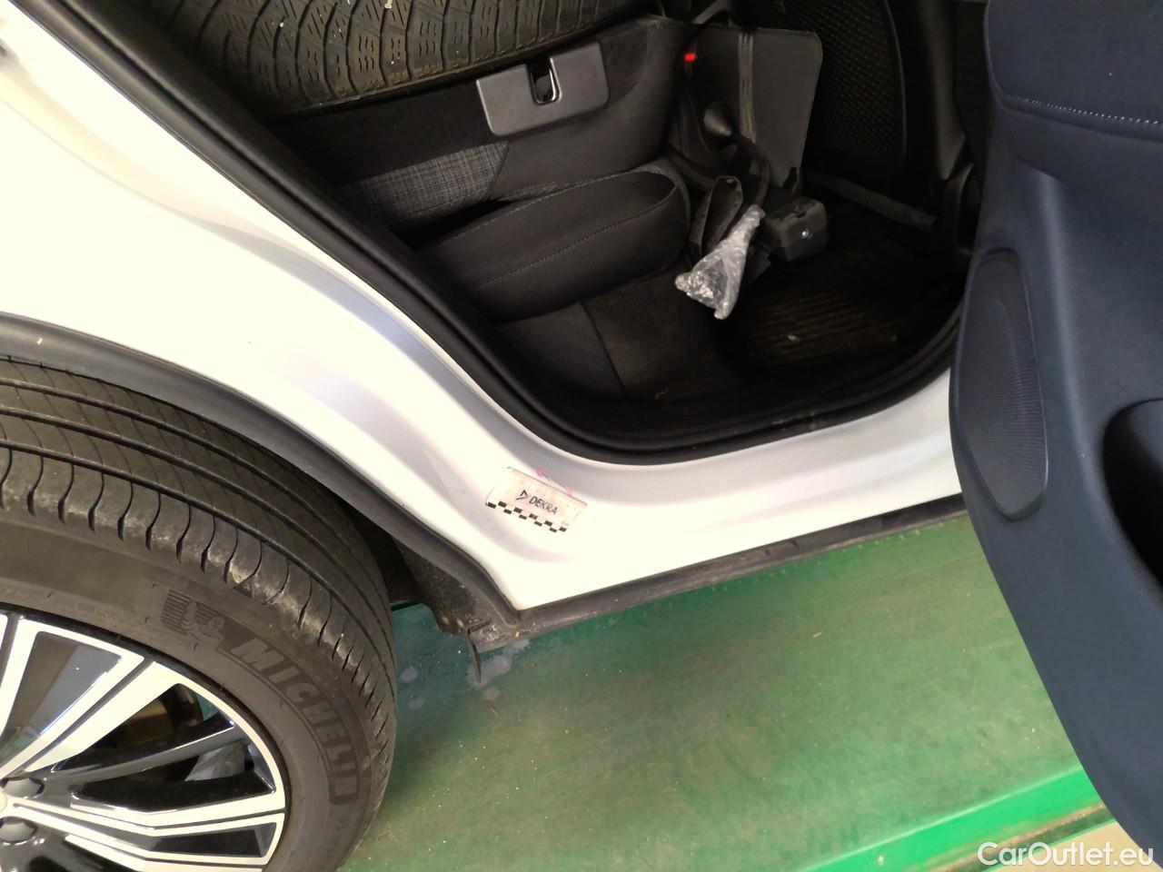  Volvo  XC60  T6 350 Co.Ed.Rec. AWD Aut #8