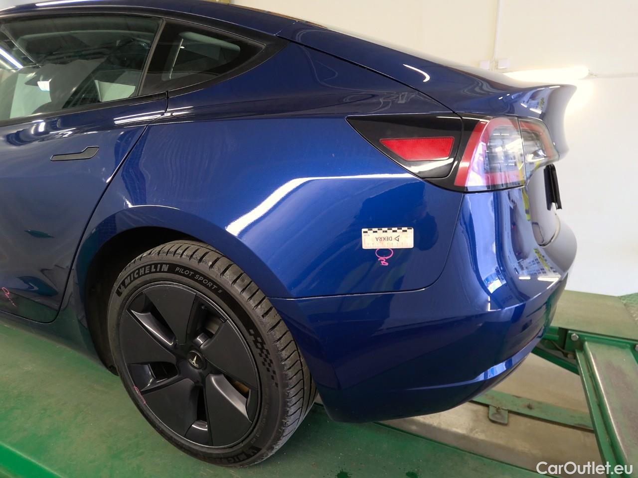  Tesla  Model 3  75kWh Long-Range #16