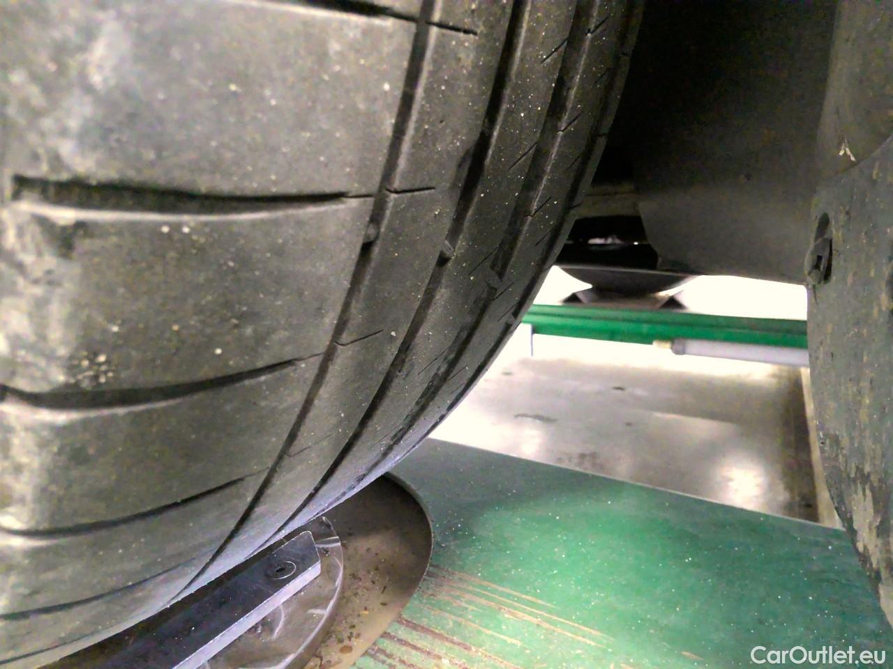  Tesla  Model 3  75kWh Long-Range #32