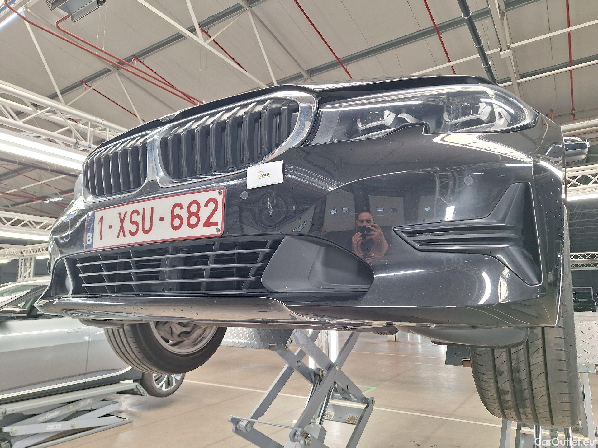  Bmw  Serie 3 BMW, 3-serie Touring '18, BMW 3 Reeks Touring 318dA (100 kW) 5d #24