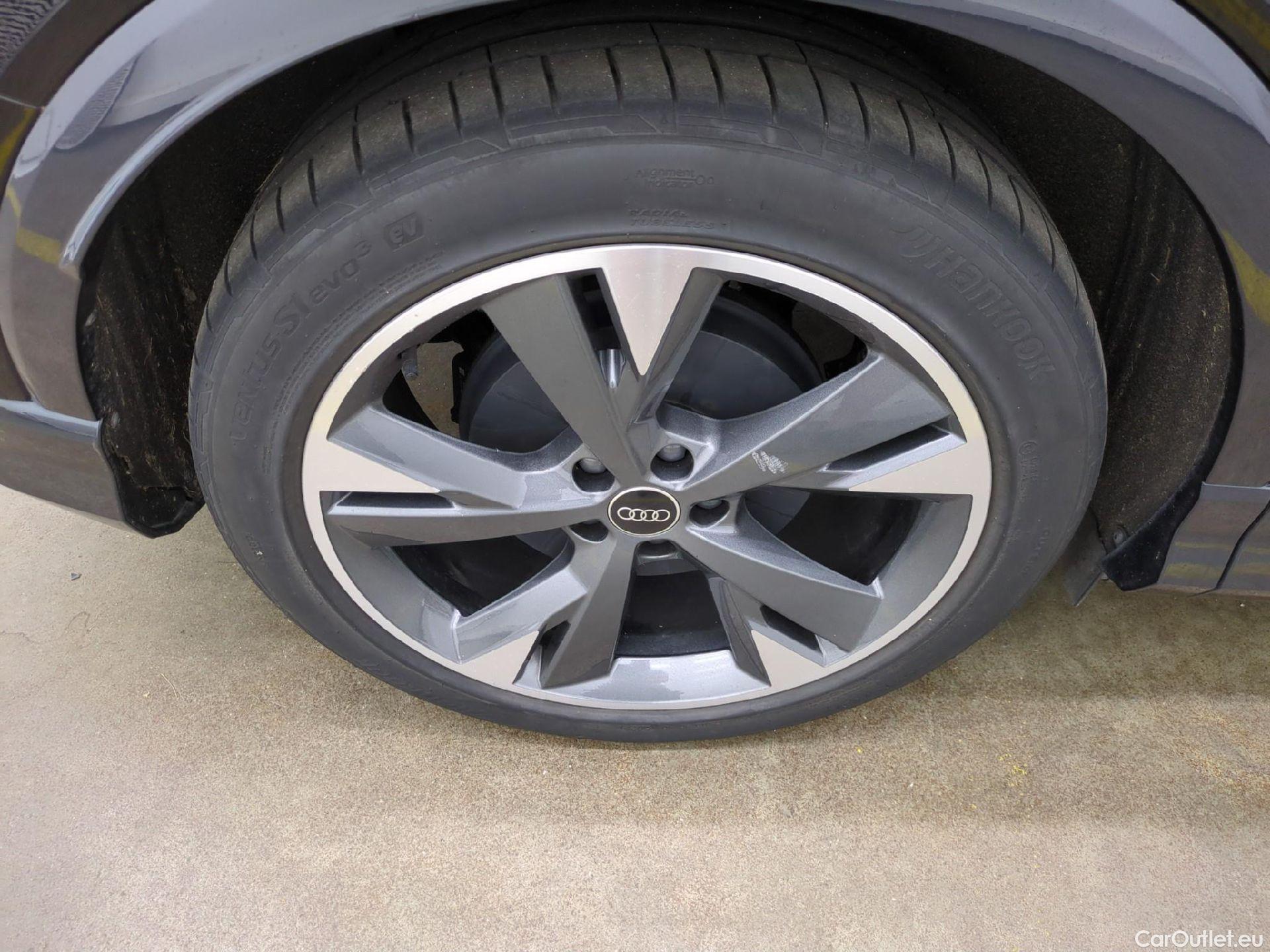  Audi  Q4 E-Tron  40 e-tron S line BVA #4