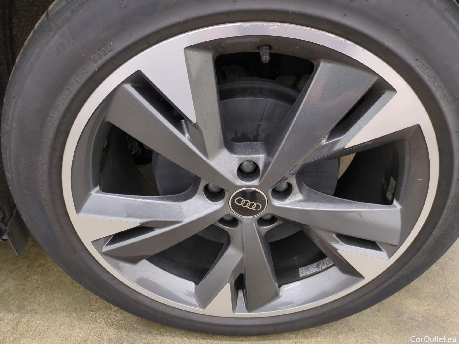  Audi  Q4 E-Tron  40 e-tron S line BVA #12