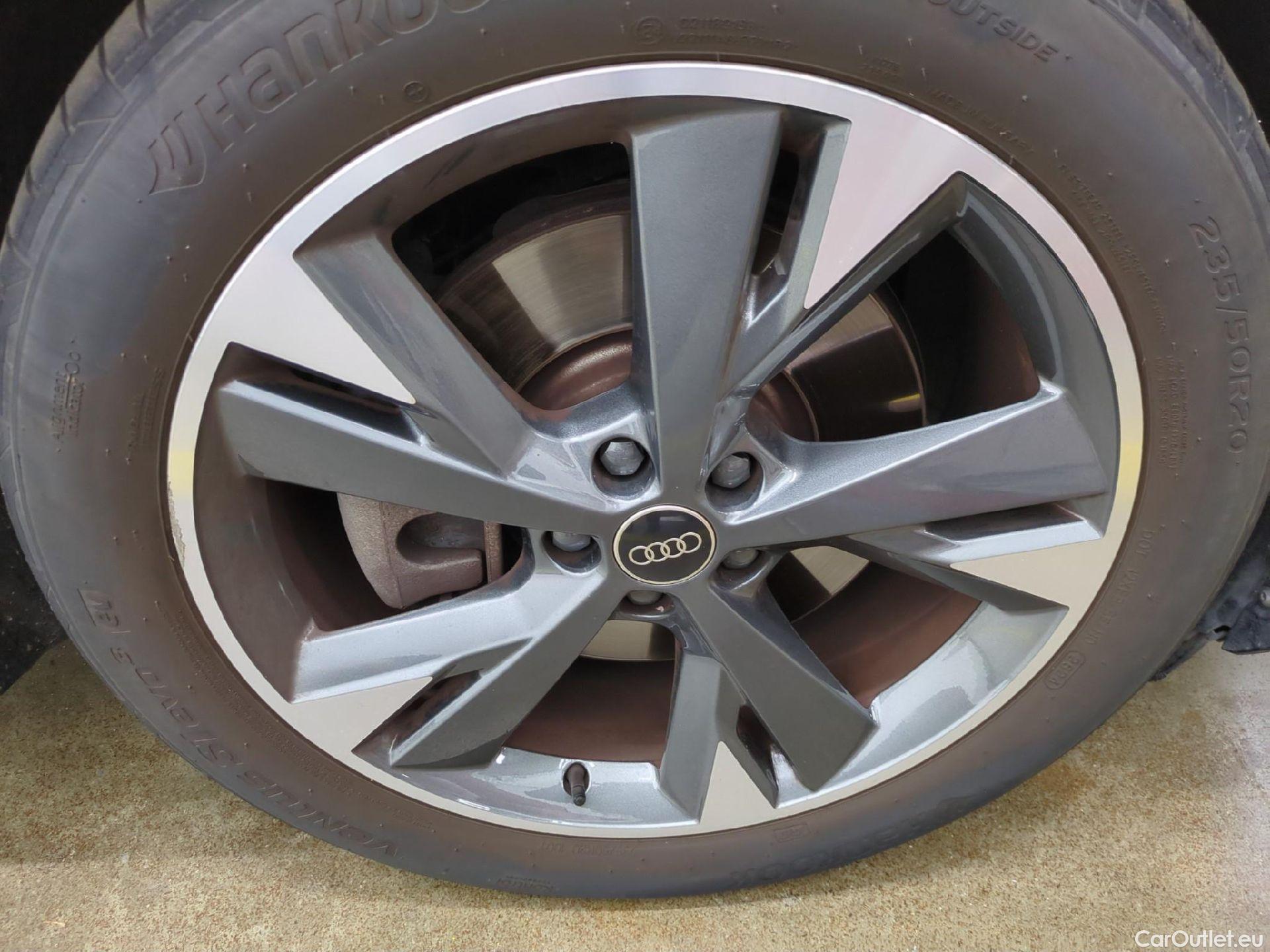  Audi  Q4 E-Tron  40 e-tron S line BVA #8