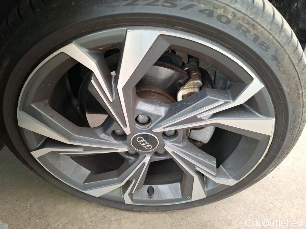  Audi  A3 AUDI  Sportback / 2020 / 5P / Berline 35 TFSI 150 MHEV S Tronic Design Luxe #36