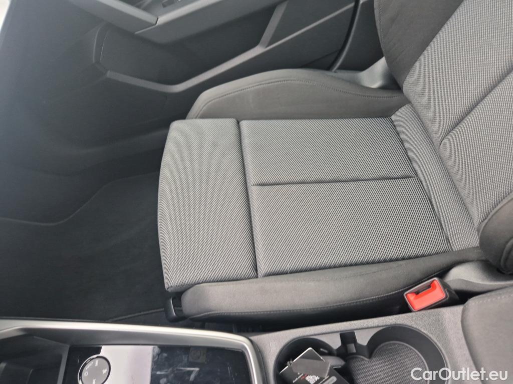  Audi  A3 AUDI  / 2020 / 5P / berlina con portón Sportback S line 40 TFSI e 150kW S tron #21
