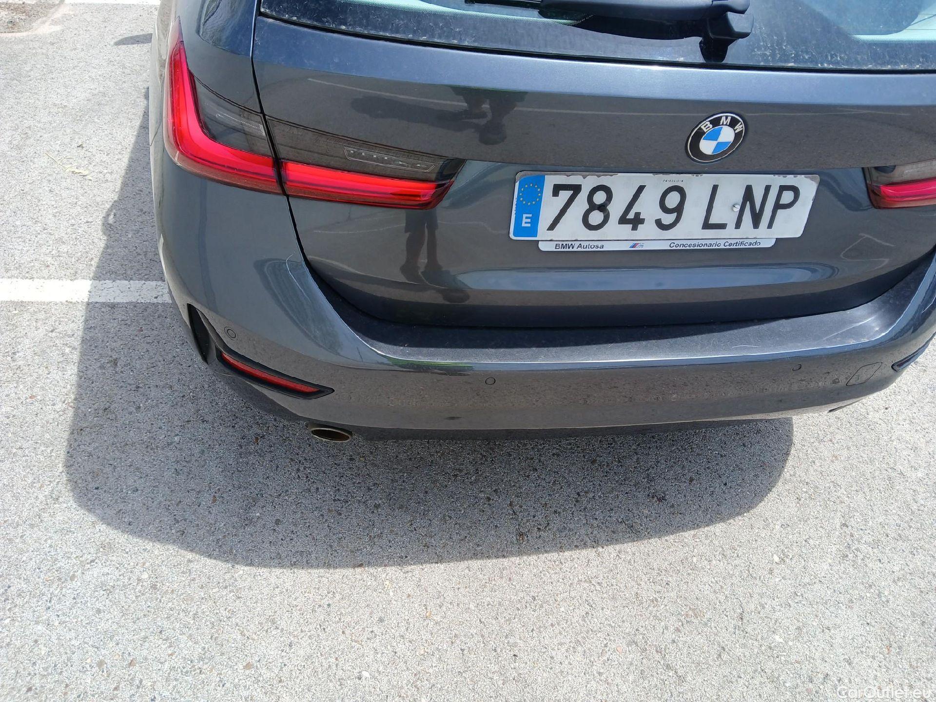  Bmw  Serie 3 BMW  / 2019 / 5P / familiar 318d Auto.Touring #9