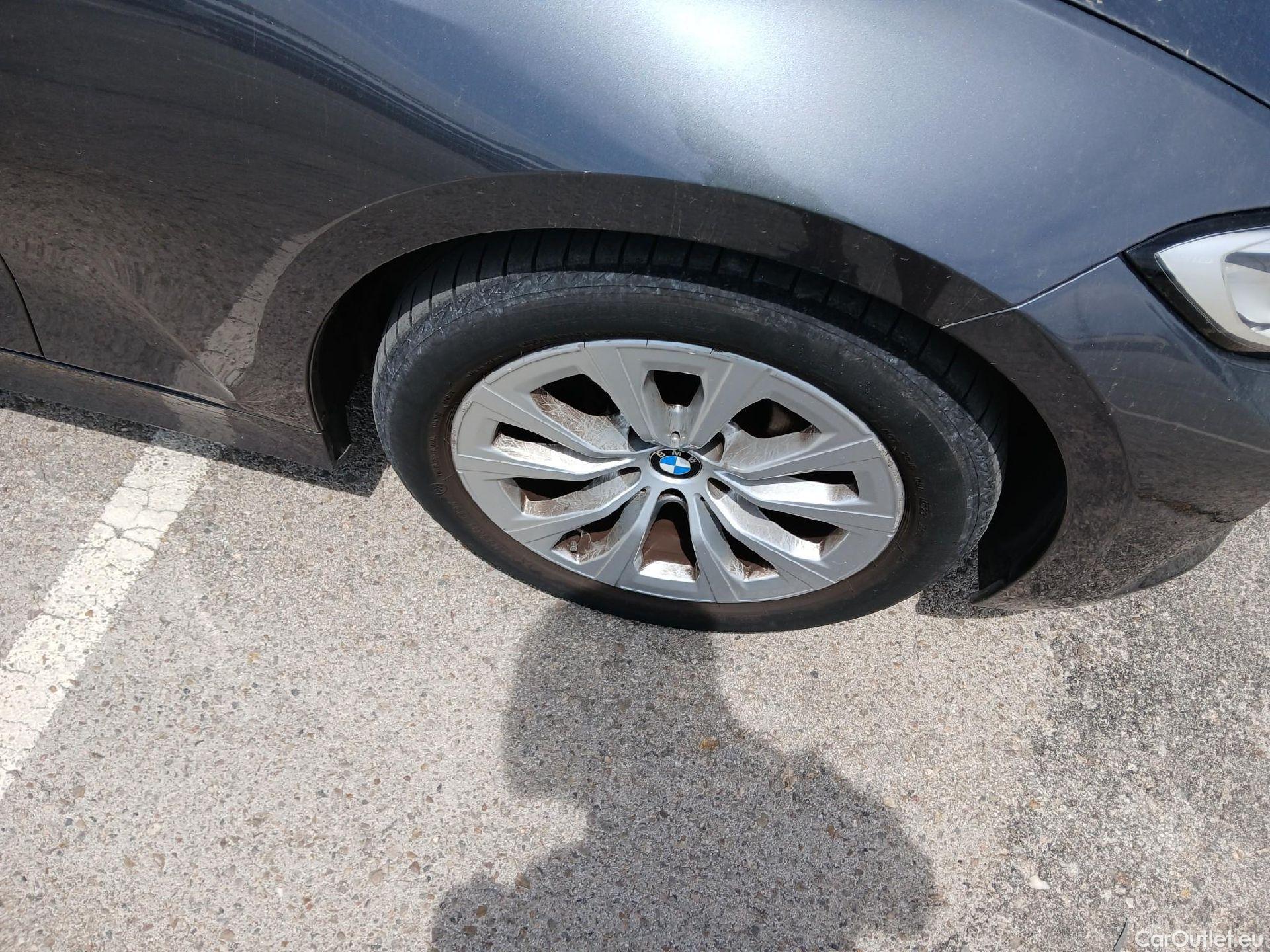  Bmw  Serie 3 BMW  / 2019 / 5P / familiar 318d Auto.Touring #17