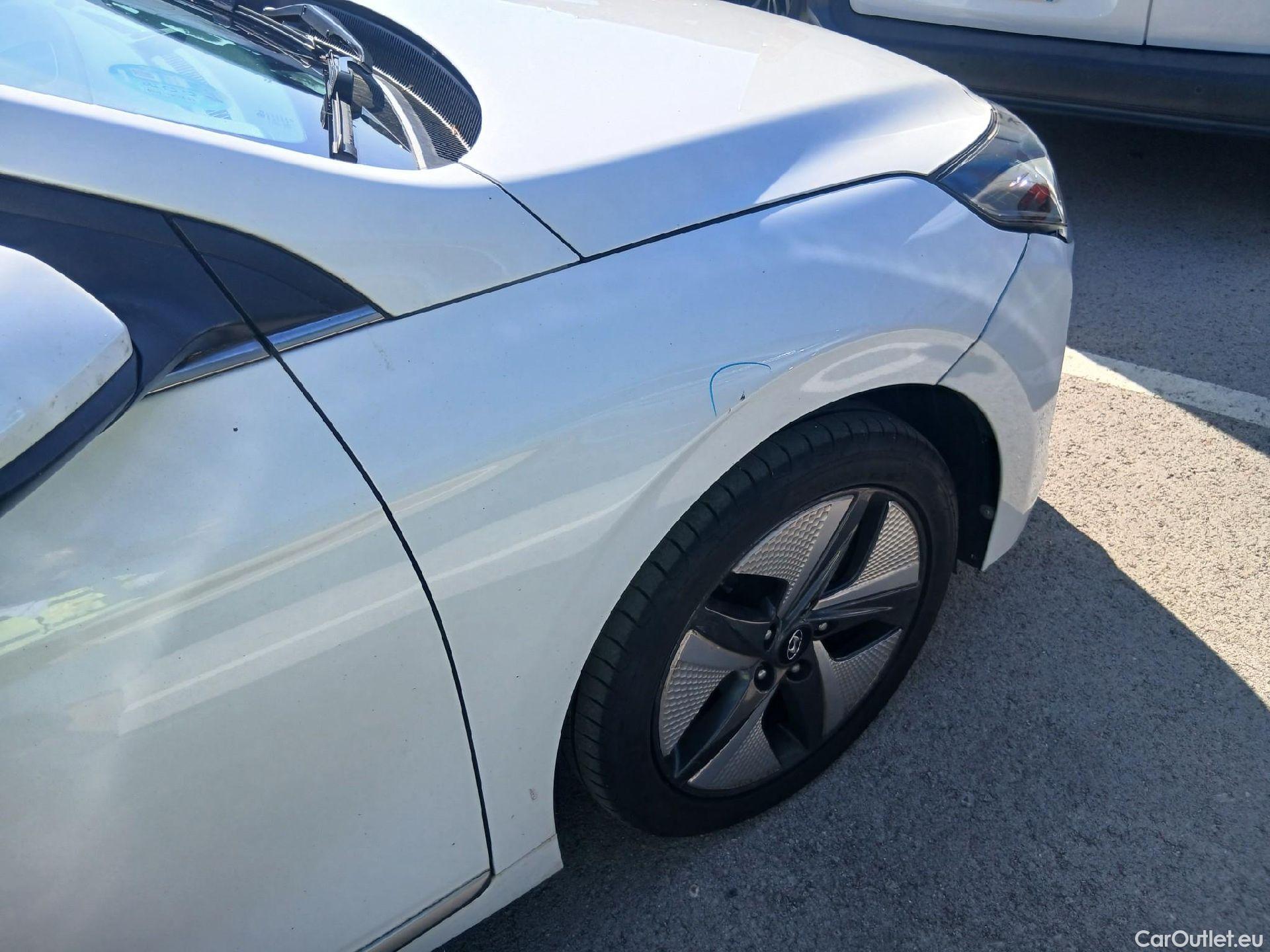  Hyundai   Ioniq HYUNDAI / 2019 / 5P / berlina con portón 1.6 GDI HEV Tecno DCT #27