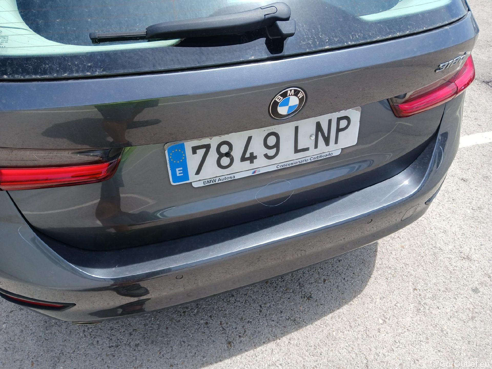  Bmw  Serie 3 BMW  / 2019 / 5P / familiar 318d Auto.Touring #12