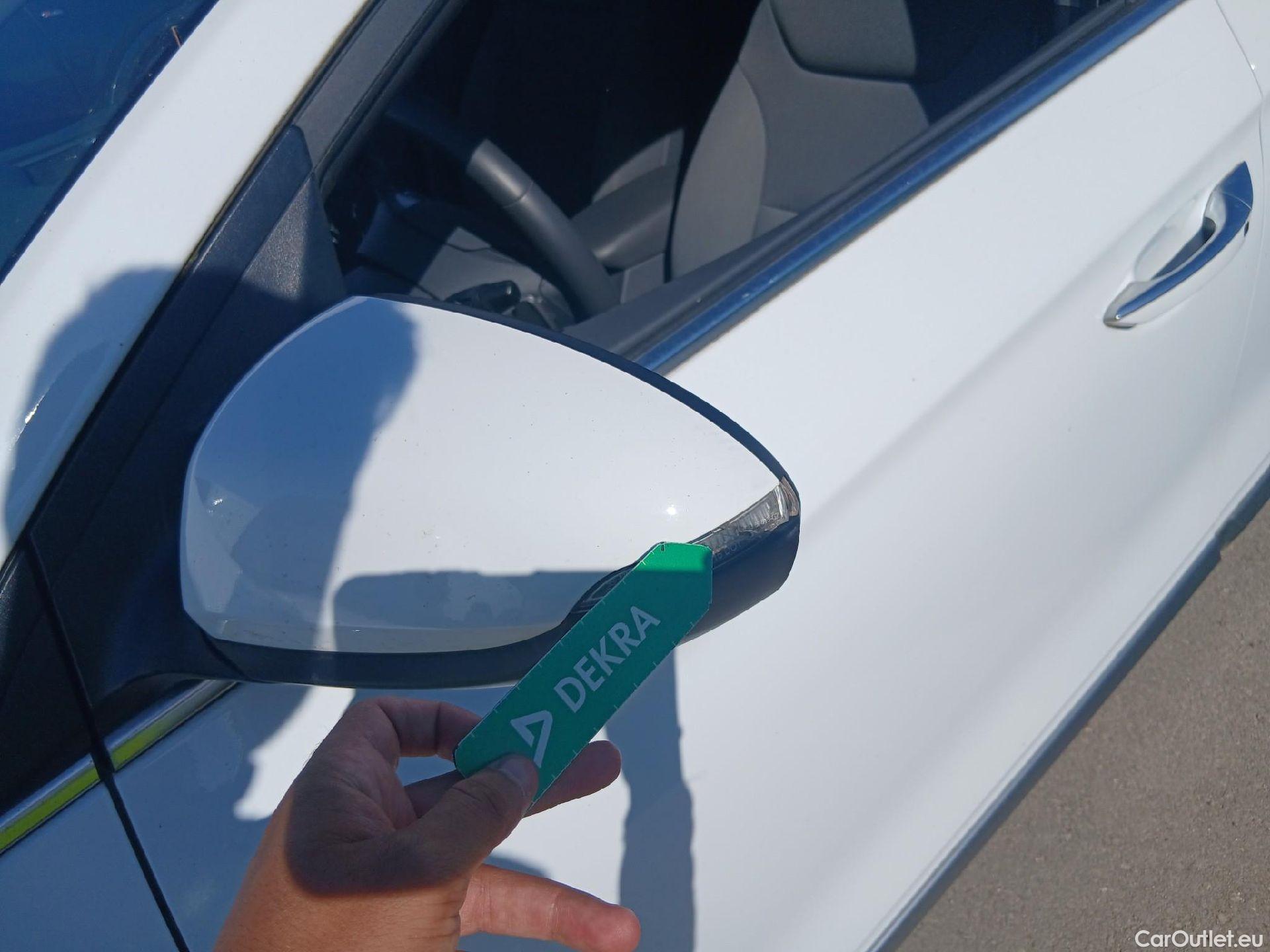  Hyundai   Ioniq HYUNDAI / 2019 / 5P / berlina con portón 1.6 GDI HEV Tecno DCT #12