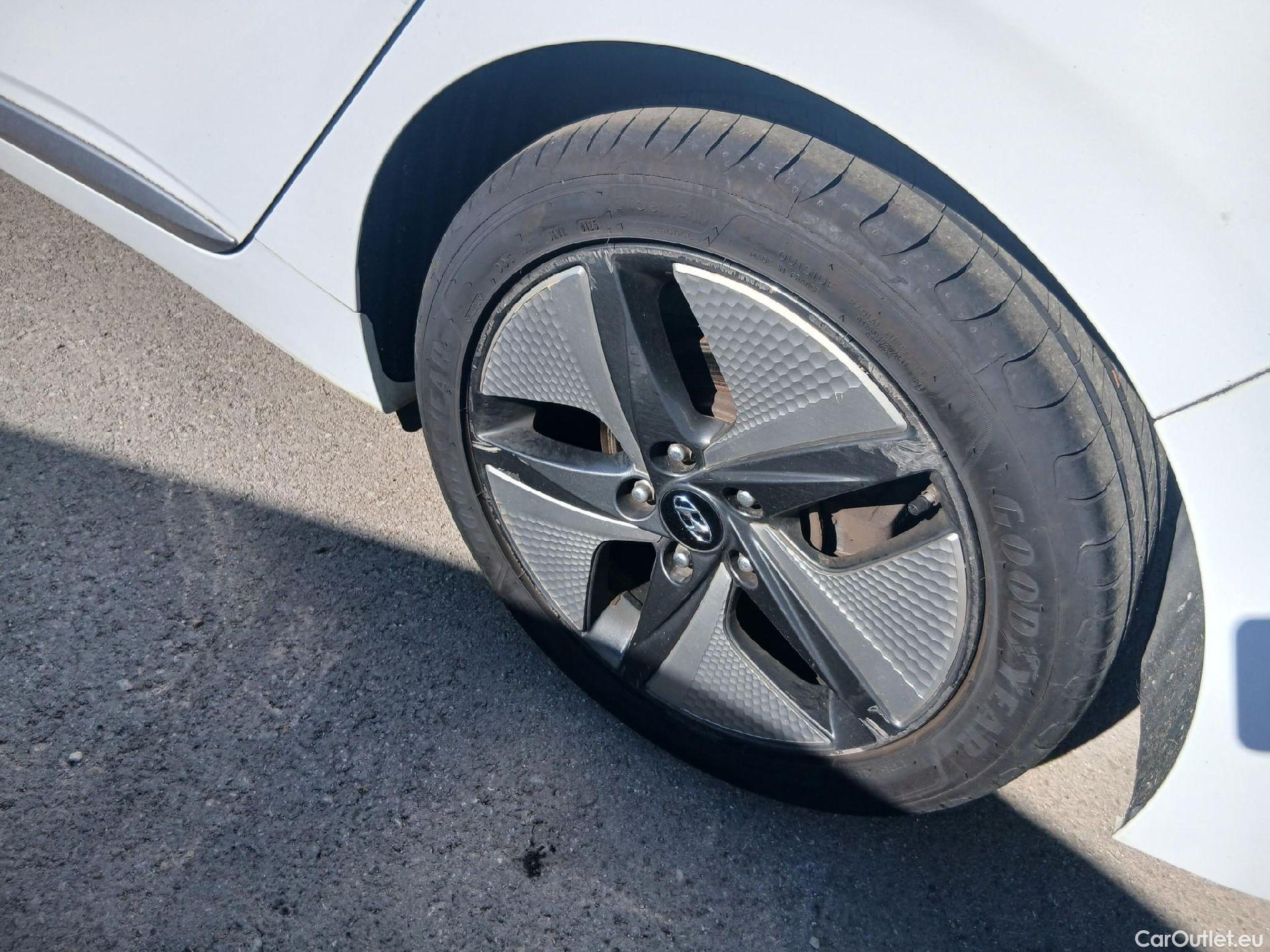  Hyundai   Ioniq HYUNDAI / 2019 / 5P / berlina con portón 1.6 GDI HEV Tecno DCT #14