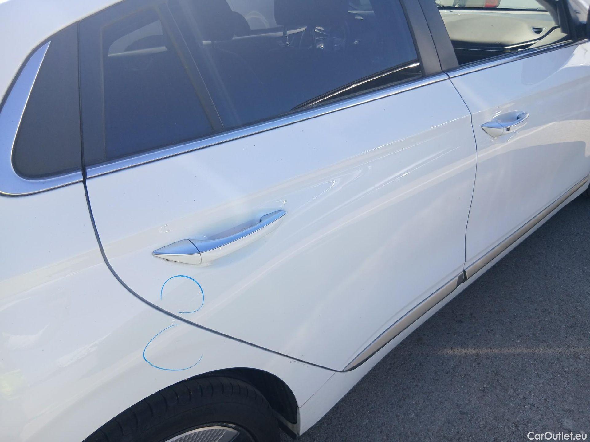  Hyundai   Ioniq HYUNDAI / 2019 / 5P / berlina con portón 1.6 GDI HEV Tecno DCT #22