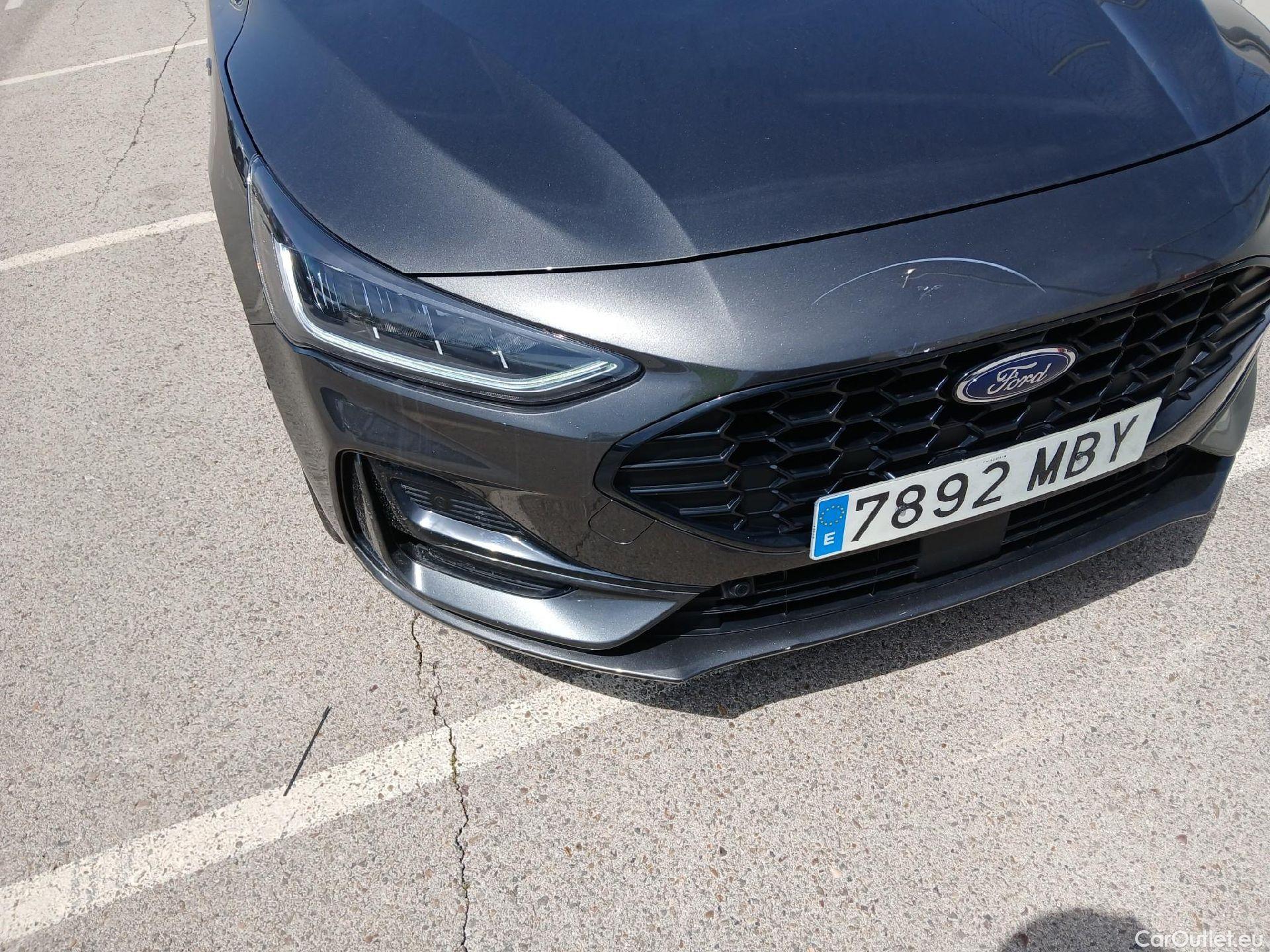  Ford  Focus FORD  / 2018 / 5P / berlina con portón 1.0 Ecoboost MHEV 92kW ST-Line Style SIP (AC) #1