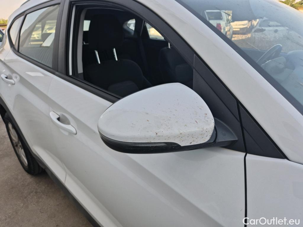  Hyundai  Tucson HYUNDAI  / 2018 / 5P / todoterreno 1.6 CRDI 85kW (116CV) 48V SLE 4X2(SP)(SL) #31