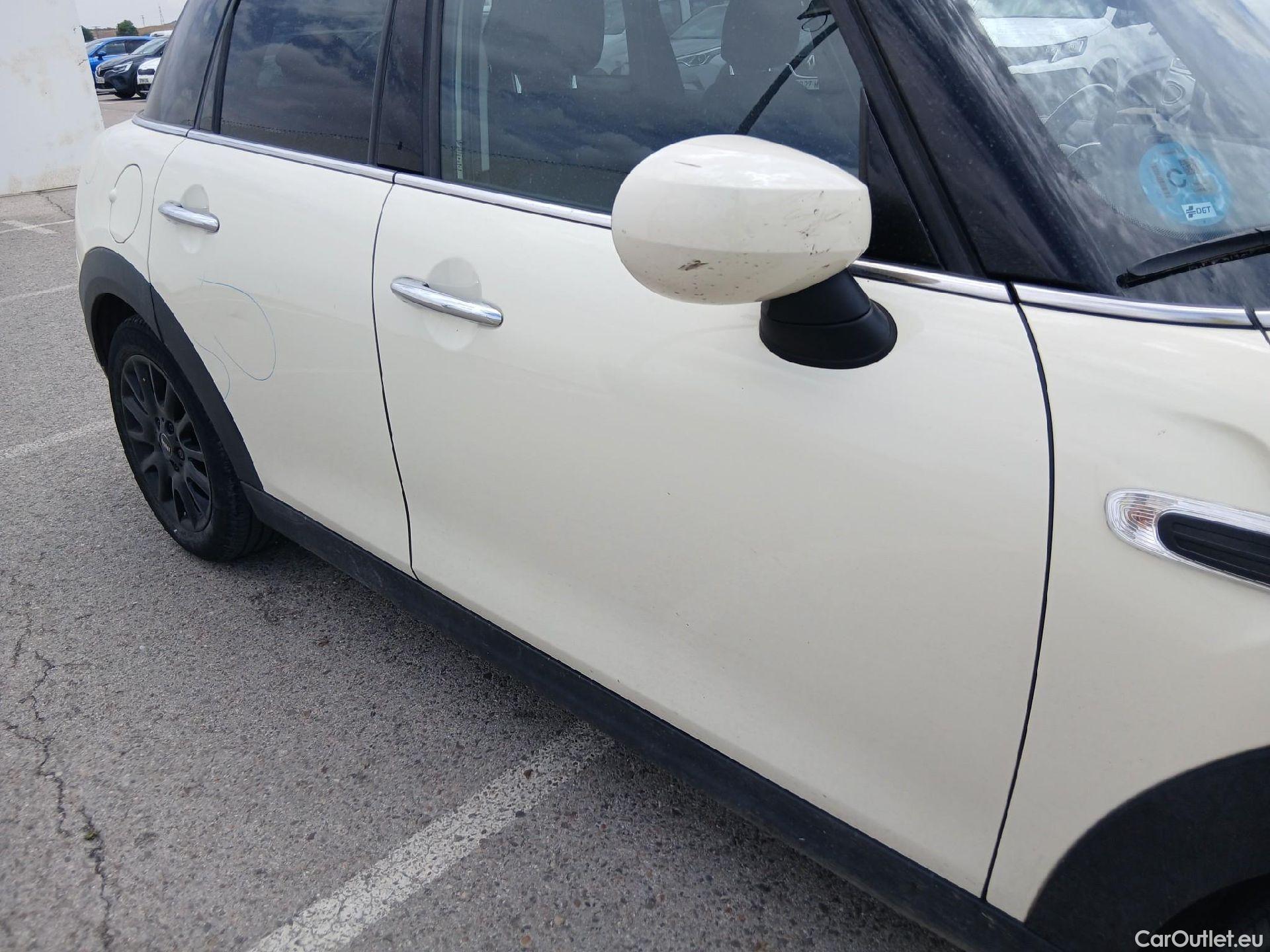  Mini  Cooper MINI MINI / 2014 / 5P / berlina con portón ONE 5 PUERTAS (CX) #47