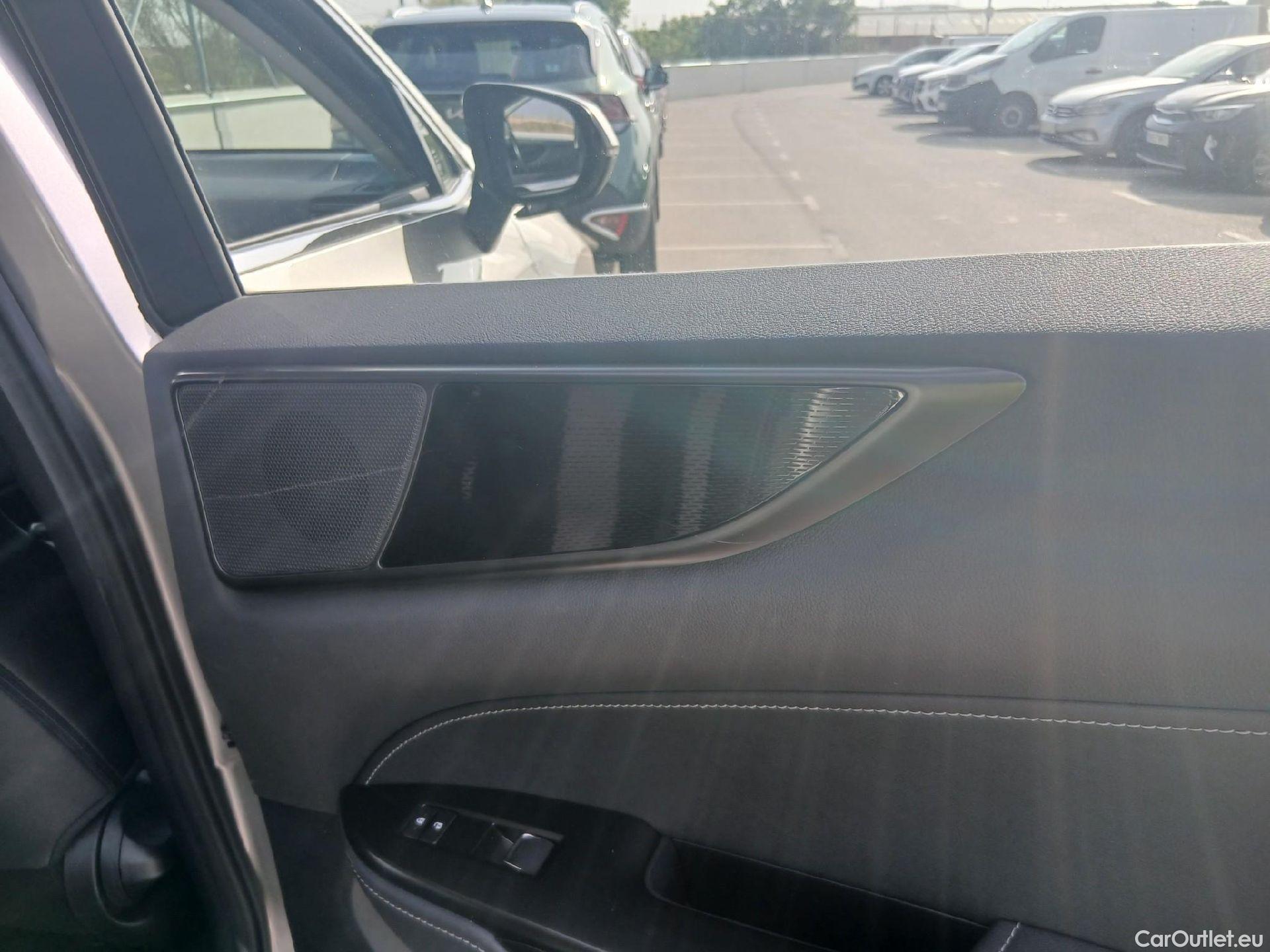  Lexus  NX LEXUS  / 2021 / 5P / todoterreno 350h Business 2WD #38