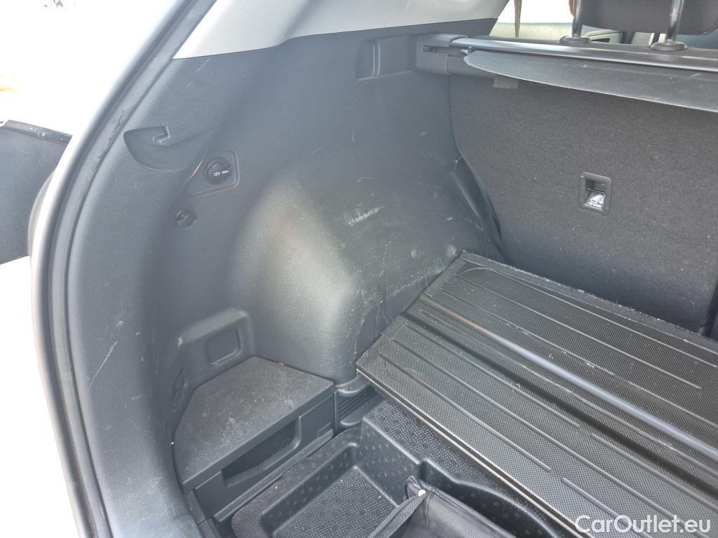  Hyundai  Tucson HYUNDAI  / 2018 / 5P / todoterreno 1.6 CRDI 85kW (116CV) 48V SLE 4X2(SP)(SL) #15