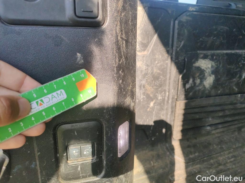  Land Rover  Defender LAND ROVER  / 2019 / 5P / todoterreno 2.0 D240 SD4 110 Auto 4WD #18