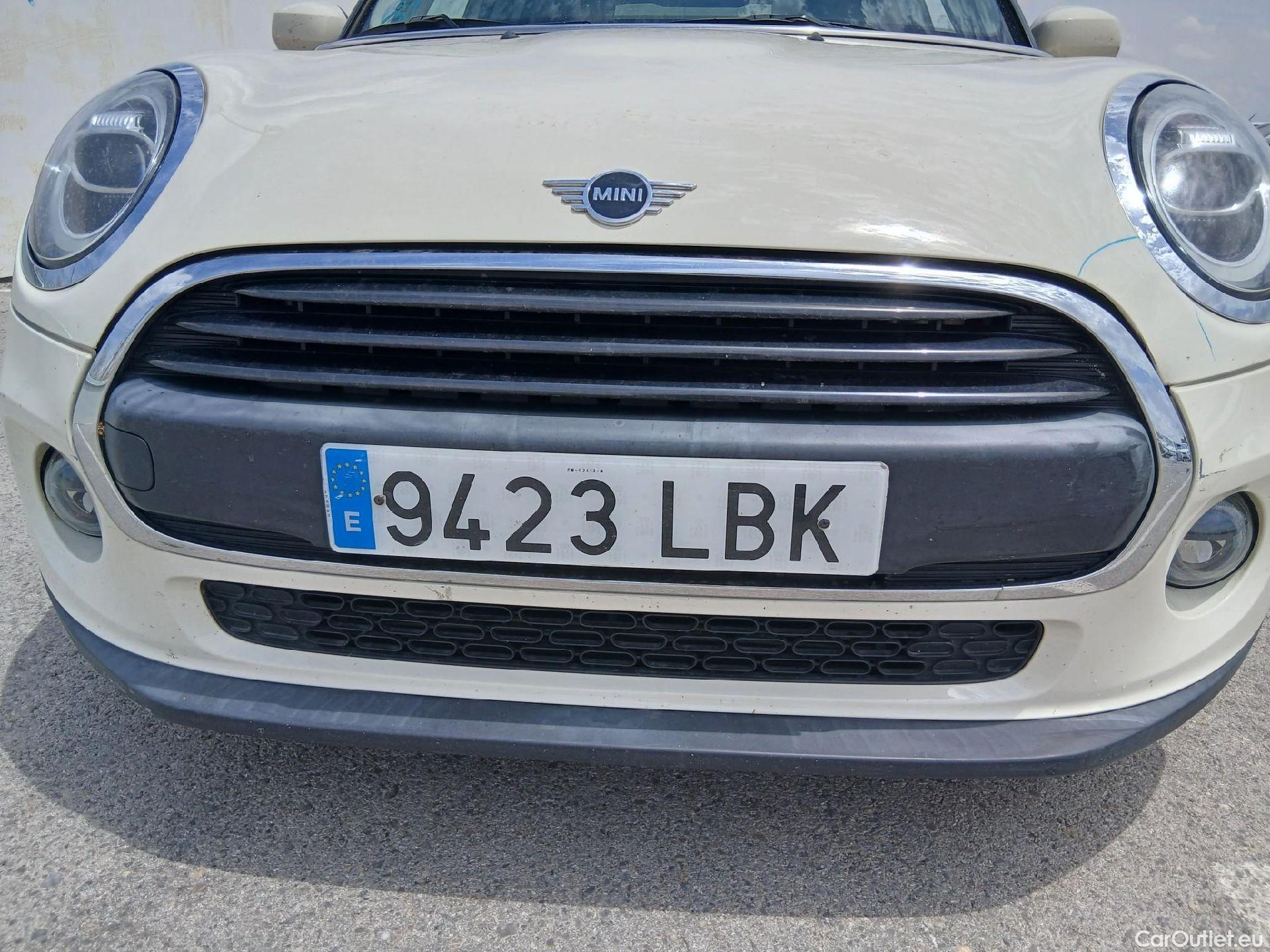  Mini  Cooper MINI MINI / 2014 / 5P / berlina con portón ONE 5 PUERTAS (CX) #9