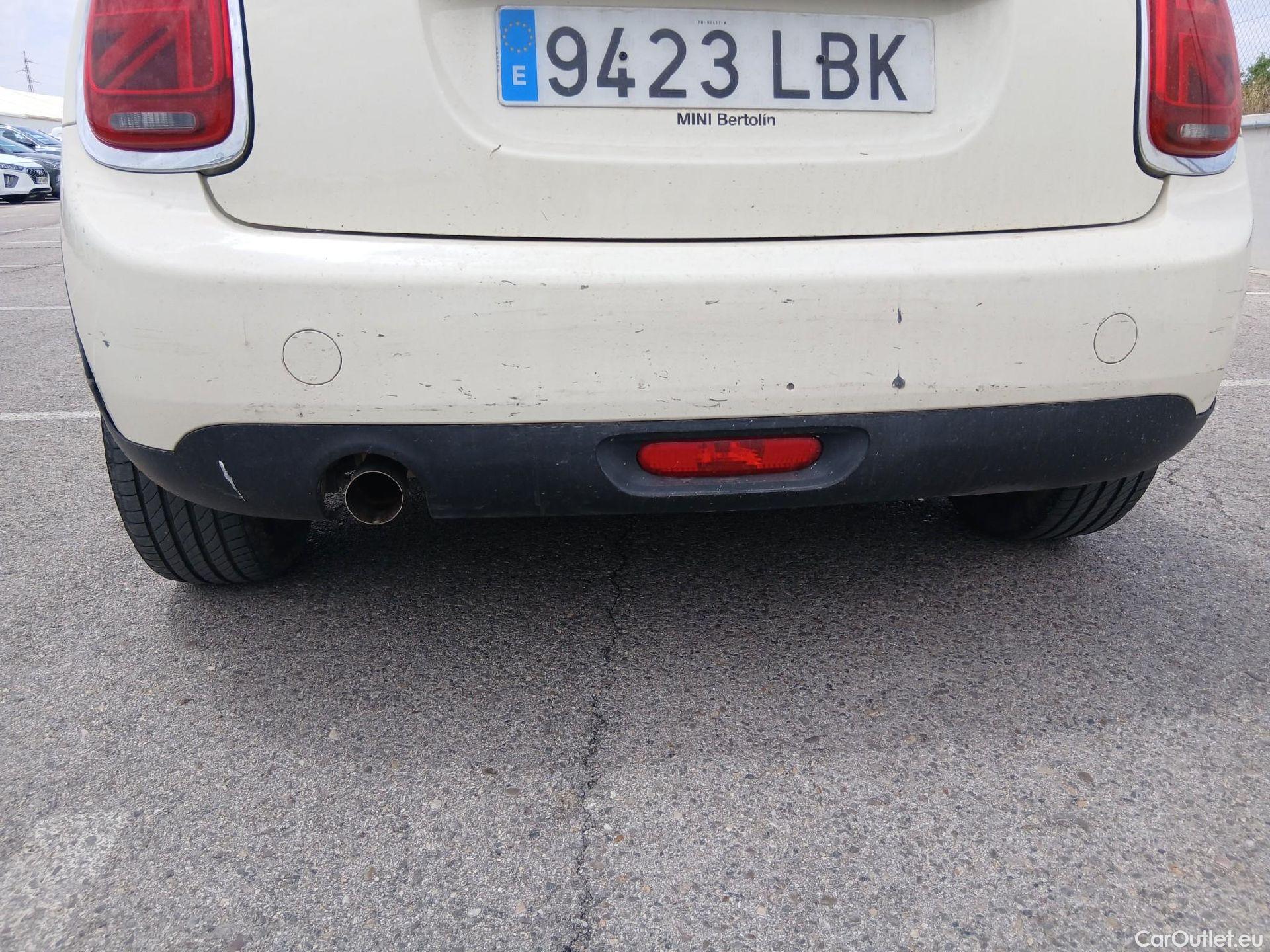  Mini  Cooper MINI MINI / 2014 / 5P / berlina con portón ONE 5 PUERTAS (CX) #30