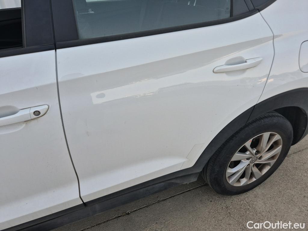  Hyundai  Tucson HYUNDAI  / 2018 / 5P / todoterreno 1.6 CRDI 85kW (116CV) 48V SLE 4X2(SP)(SL) #23