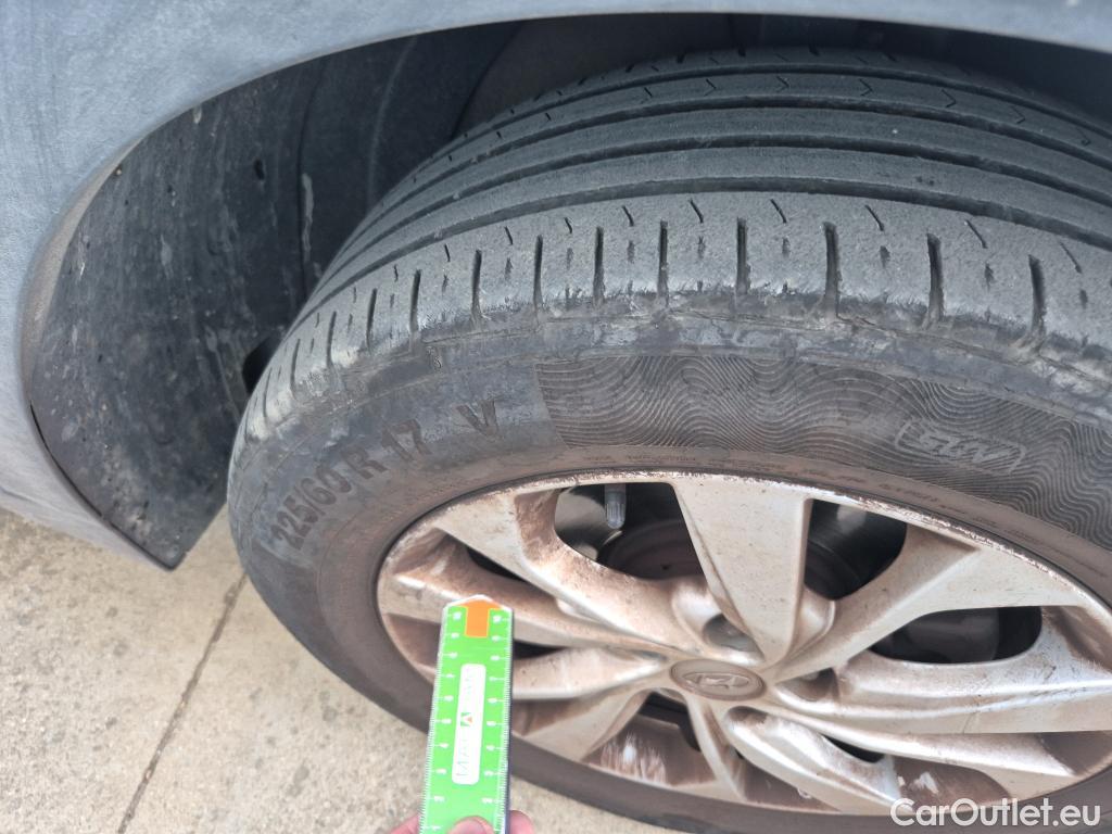  Hyundai  Tucson HYUNDAI  / 2018 / 5P / todoterreno 1.6 CRDI 85kW (116CV) 48V SLE 4X2(SP)(SL) #12