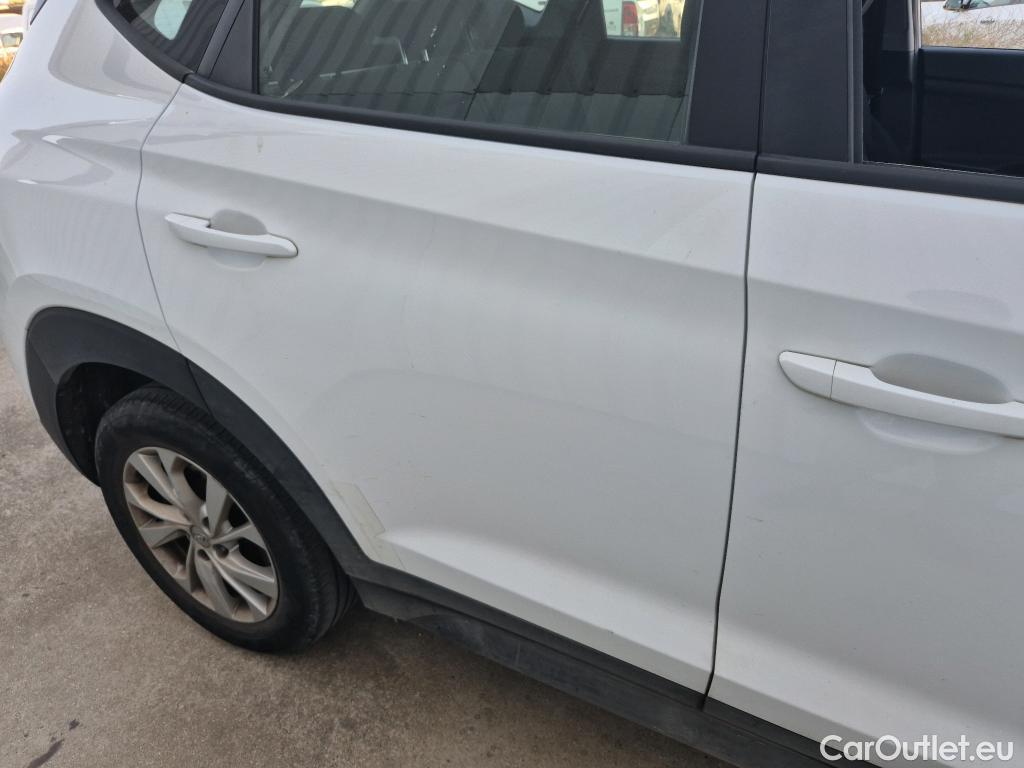  Hyundai  Tucson HYUNDAI  / 2018 / 5P / todoterreno 1.6 CRDI 85kW (116CV) 48V SLE 4X2(SP)(SL) #33