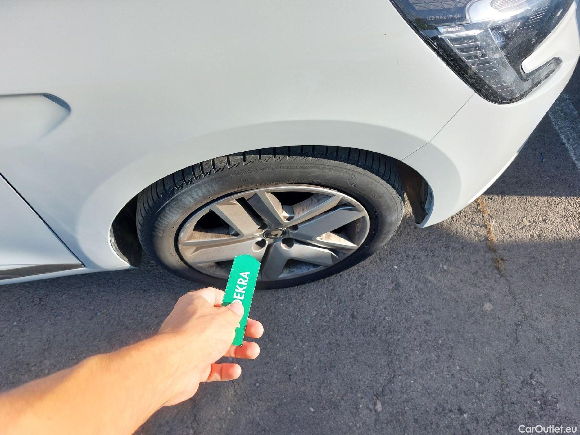  Renault  Clio RENAULT  / 2019 / 5P / berlina con portón Intens TCe 67 kW (91CV) (AC) #14